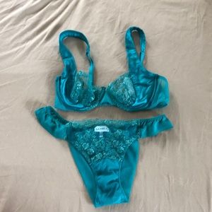 La Perla teal bra and panty set! Lace, satin and mesh.